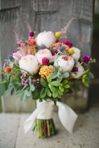 wildflower wedding bouquet - via himisspuff.com