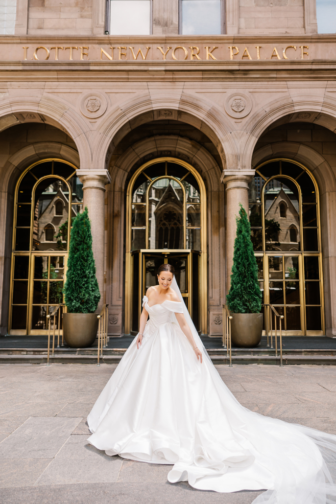 Rebecca and Kevin Wedding - Bridal Portrait - Tavern on the Green - Lizzie Burger Photography