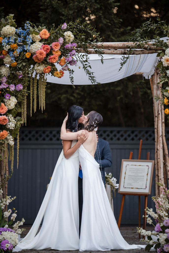 Katie and Alexa Wedding - First Kiss - New York Botanical Garden - Susan Stripling Photography